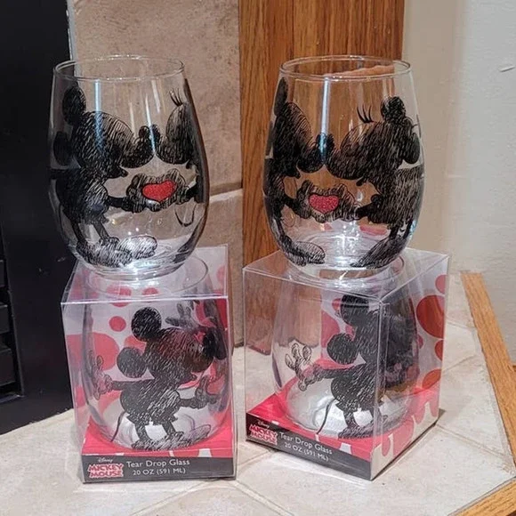 Disney | Dining | 4 Mickey And Minnie Disney Wine Glasses 2 New In Box |  Poshmark